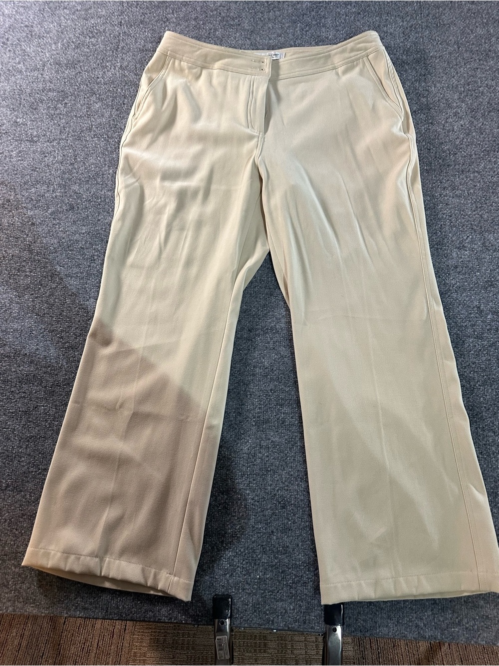 Clearwater Creek Women’s Trousers with Wide leg and low rise. Size 12